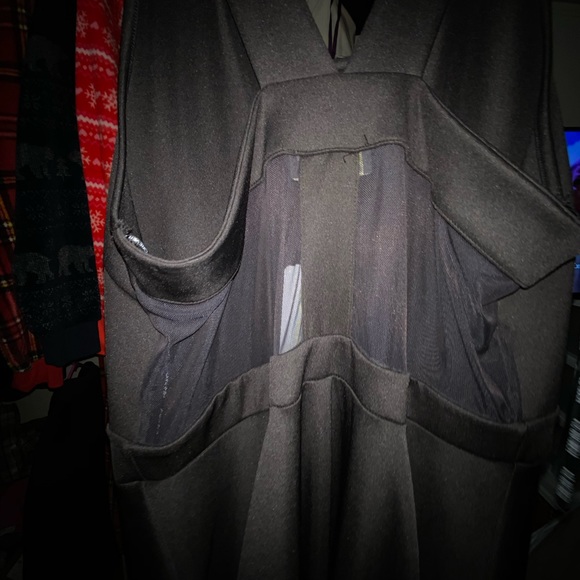 Short length dress with mesh back - Picture 3 of 4